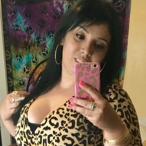 Meet your Posher, Ada